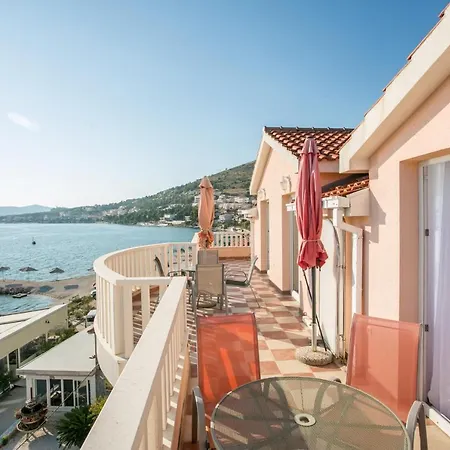 Kaja - Right Next To The Beach Trogir Exterior photo