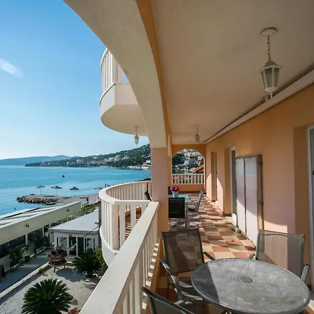 Kaja - Right Next To The Beach Trogir Exterior photo