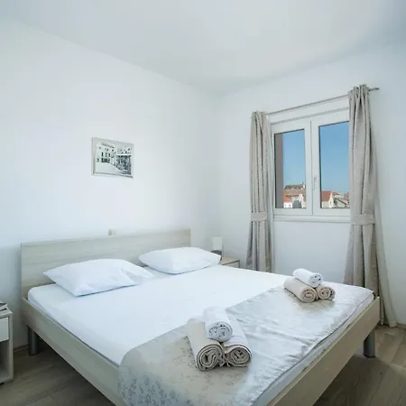 Kaja - Right Next To The Beach Trogir Room photo