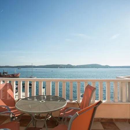 Kaja - Right Next To The Beach Trogir Exterior photo