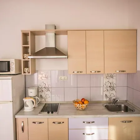 Kaja - Right Next To The Beach Trogir Exterior photo