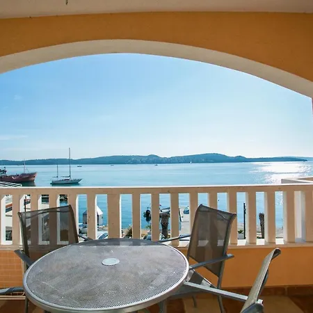 Kaja - Right Next To The Beach Trogir Exterior photo