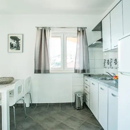 Kaja - Right Next To The Beach Trogir Exterior photo