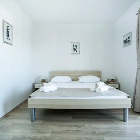 Kaja - Right Next To The Beach Trogir Exterior photo