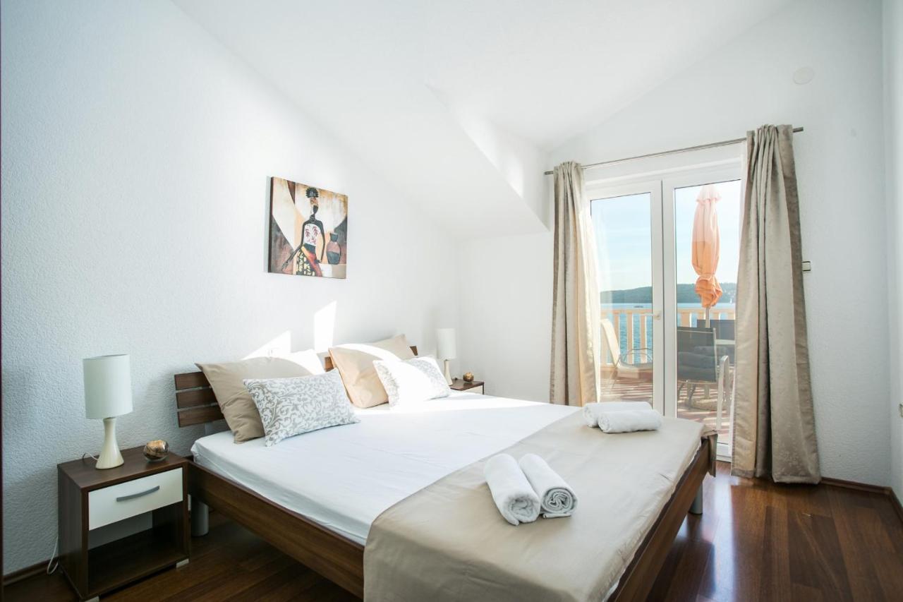 Kaja - Right Next To The Apartman Trogir