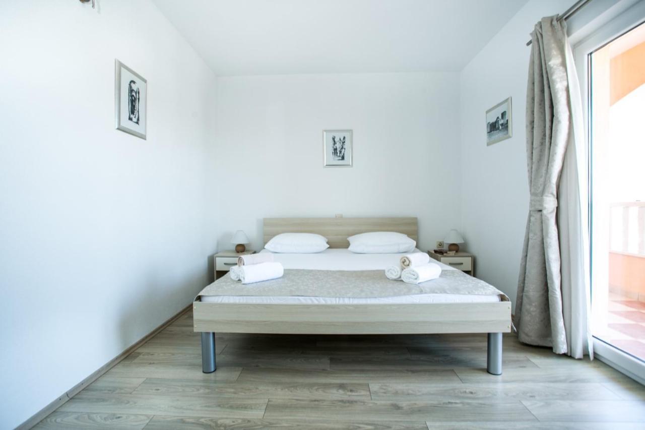 Apartman Kaja - Right Next To The *